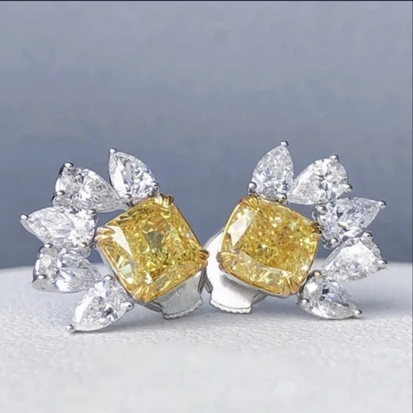 New Canary 2ct Waterdrop Crystal Earrings - Picture 3 of 3